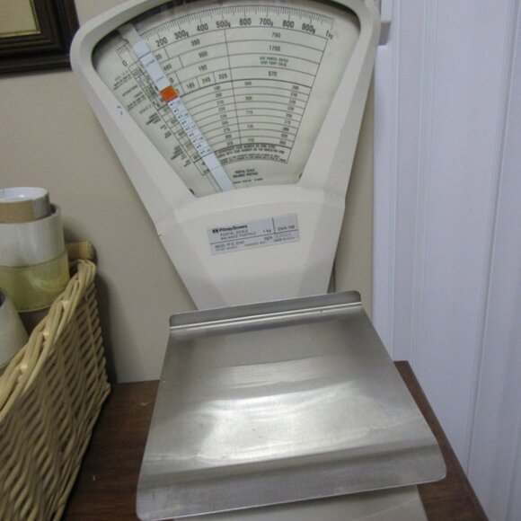 Vintage Bitney Bowes Postal Scale - Picture 1 of 4